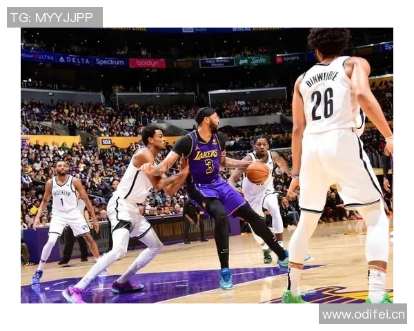 浓眉首节表现低迷外线未开仅得4分2篮板正负值惨淡12