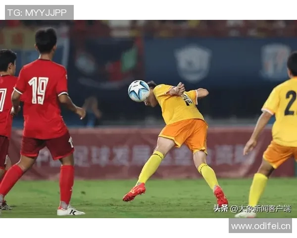 神奇扑救广岛三箭球员近距离头球攻门蹇韬极限反应将球捞出